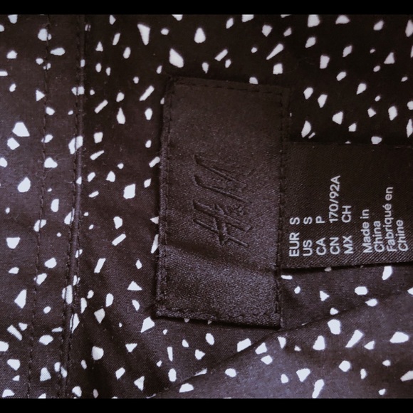 Black and white button up H&M shirt - Picture 4 of 4